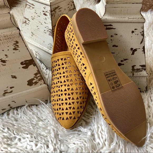 LAST PAIR! New Faux Suede Laser Cut Flats- Mustard - Picture 6 of 8